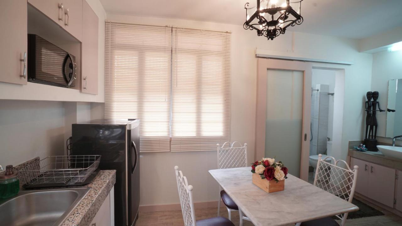 1775 Adriatico Apartment *
