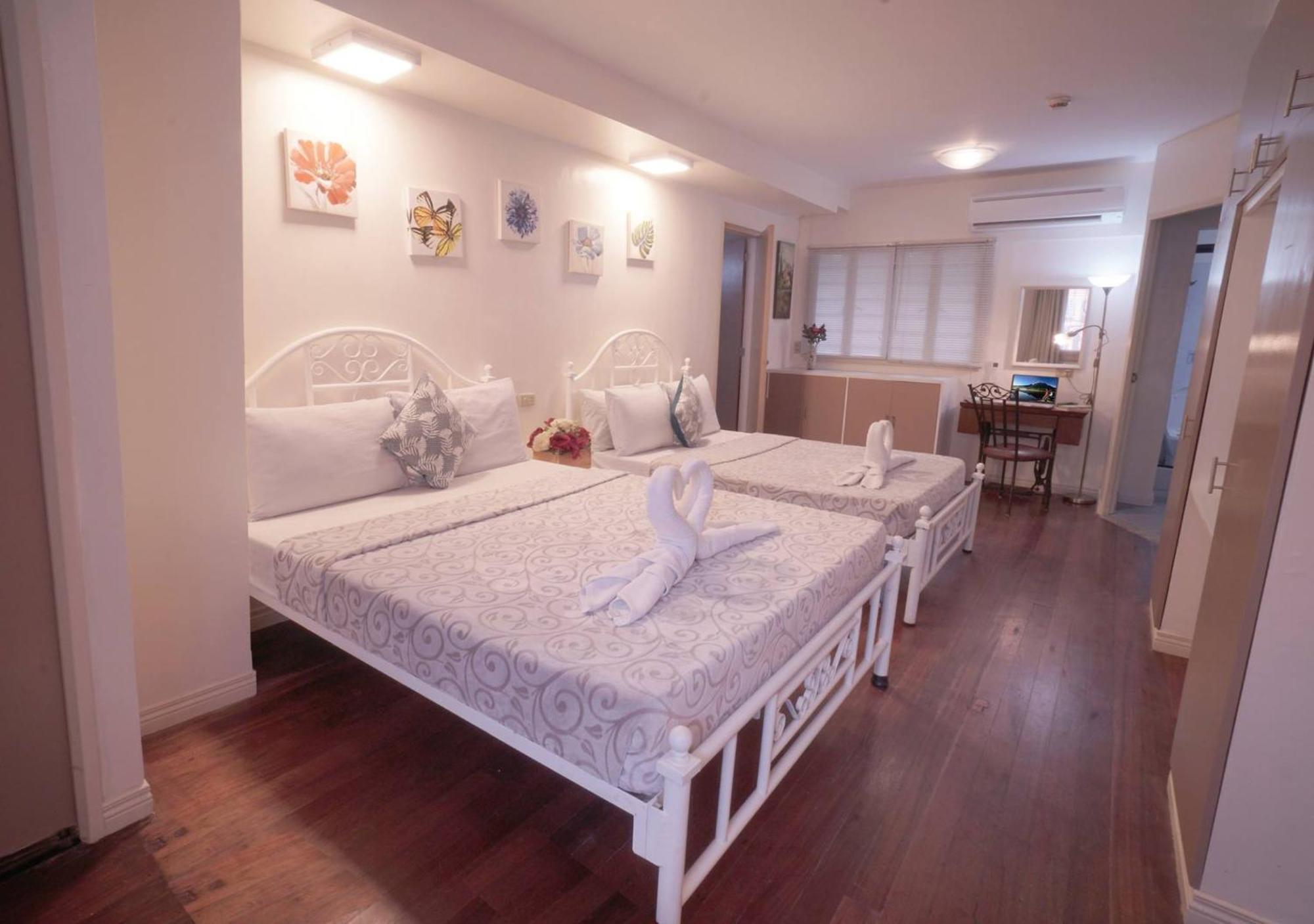 1775 Adriatico Apartment